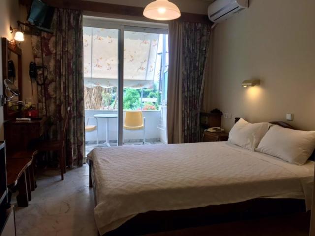 Batis Hotel Livanátai 외부 사진